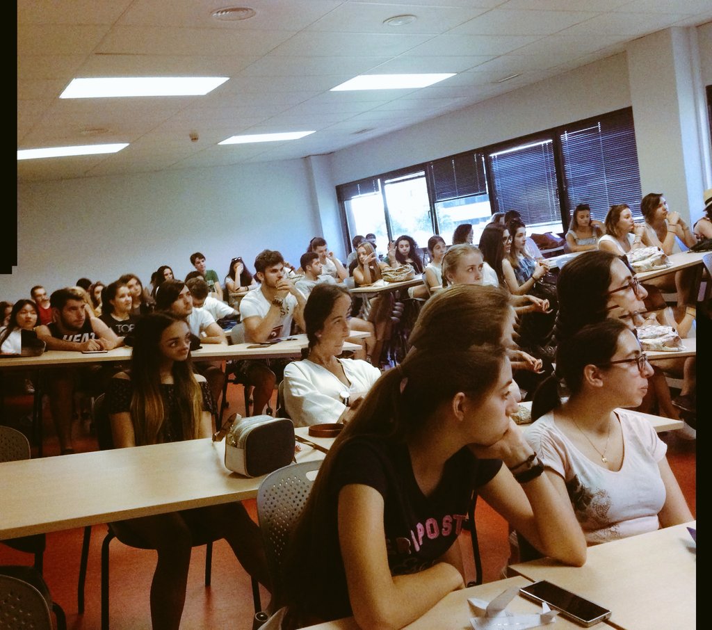 EmpresaUE's tweet photo. Los estudiantes del #TopProgramUE ya han encontrado las primeras pistas en el #MandelaChallenge. https://t.co/ZWgf4Irraw