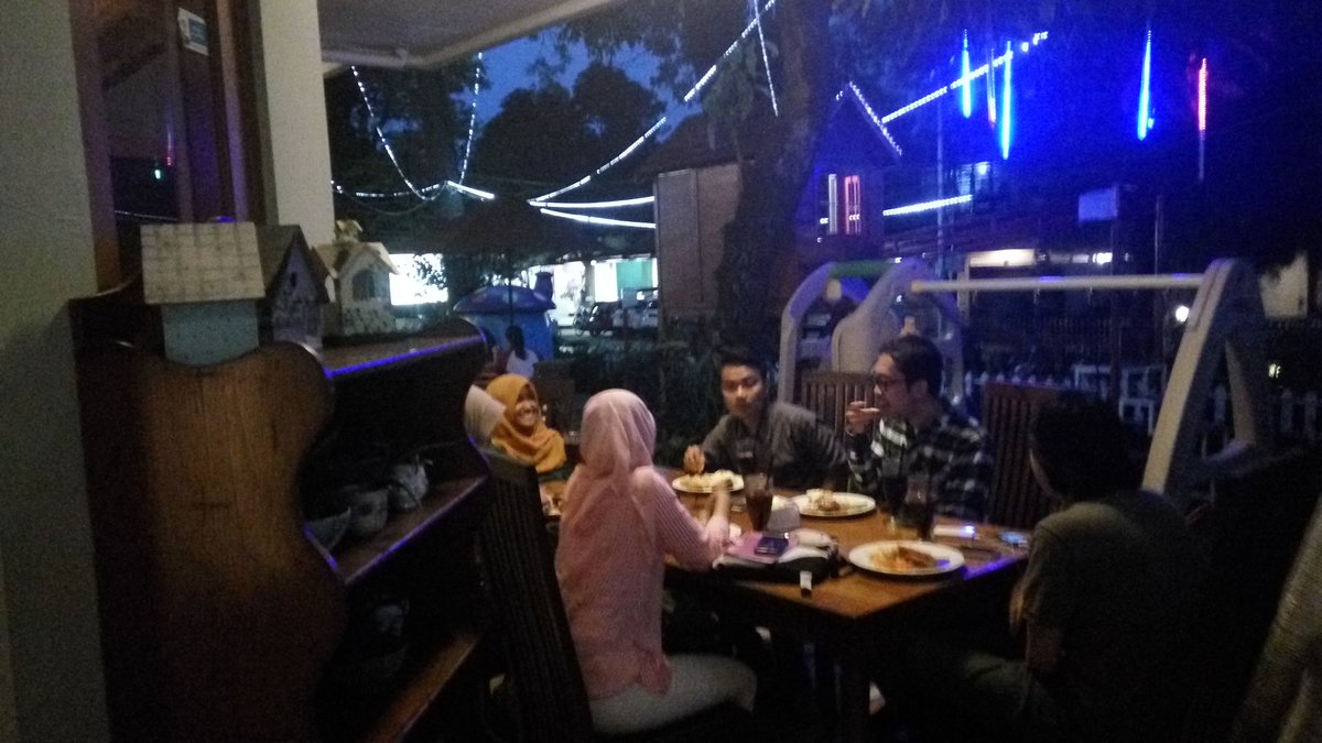 treehousebdg's tweet image. Happy weekend selamat berbuka puasa @treehousebdg @kupubistrobdg