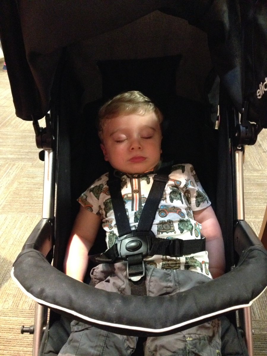 kobe1666's tweet photo. Calm before the storm 👶🏼💤 #parentime https://t.co/6PWio1q6dN