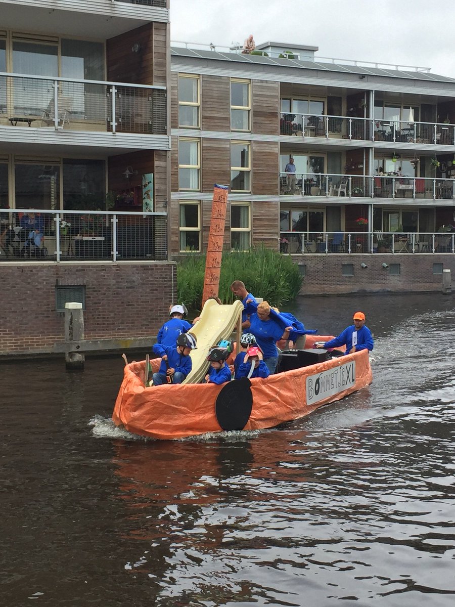 FransHuijbregts's tweet photo. En ook de @juniorspie is begonnen. Waar een klein dorp groot in is! #feestjesbouwen https://t.co/UDUJSmHWoy
