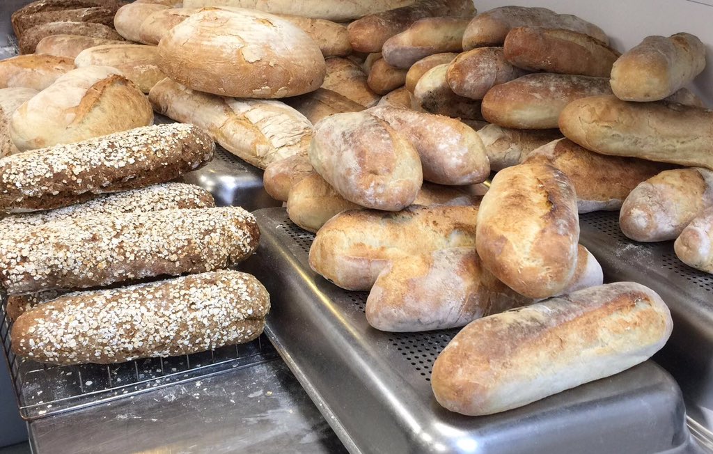 Lord_Crewe_Arms's tweet photo. Busy #baking has occurred. 50 fresh loaves for Beaufront County First School fete! #Sandhoe #Hexham #Northumberland https://t.co/X26DHMEv2z
