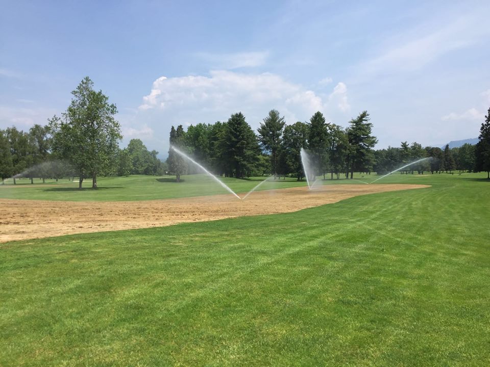 HiTurf_Solution's tweet photo. Conversione a Marcoterme dei primi 9 fairways del Golf di Monticello cn il nostro sistema Erbavoglio!
#buonsabato https://t.co/kYRBR6aF0T