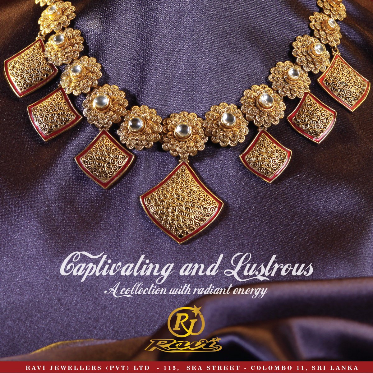 ravi_jewellers's tweet photo. Captivating and Lustrous - A captivating collection of radiant energy #Ravijewellers #GoldJewelries #Exquisitejewels https://t.co/4WTfYcaD3n