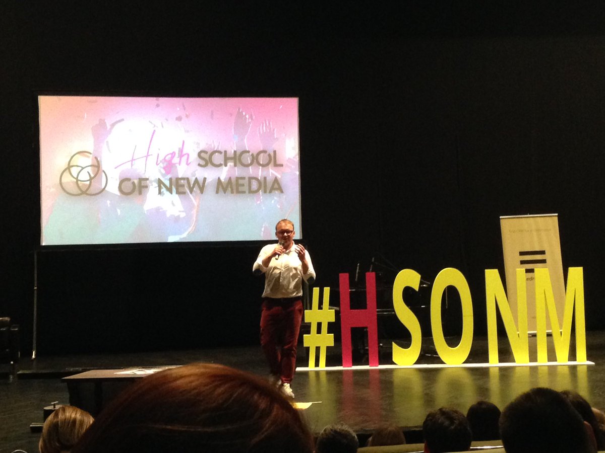 Karaszewsky's tweet photo. Dave @DawidPacha jak Tim Cook ;) High school of new media #sonm #hsonm https://t.co/XYV89T52vA