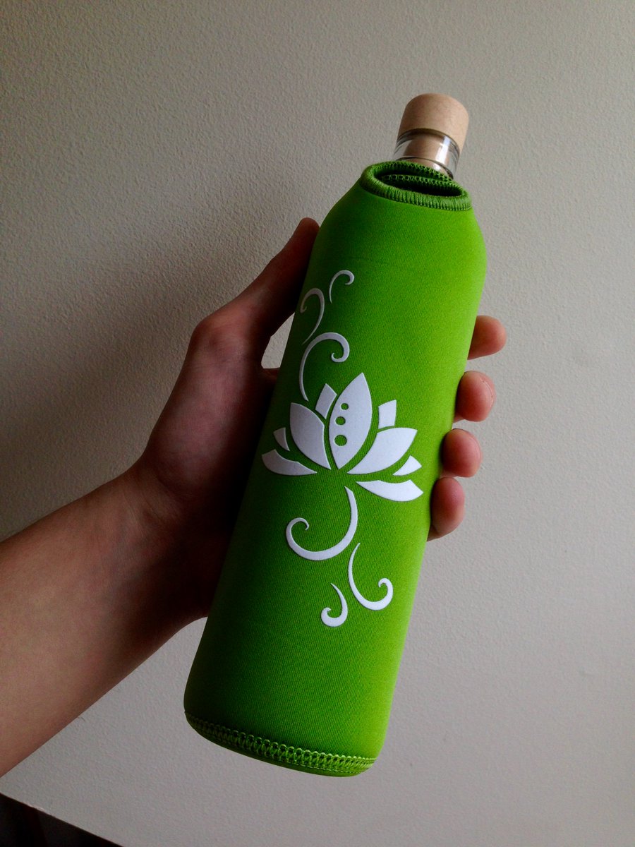 HatWings's tweet photo. Check out this sweet bottle I just got in the mail! #FlaskaIreland You can get one at https://t.co/xuxLbtioV0! https://t.co/wy5XTzhpVp