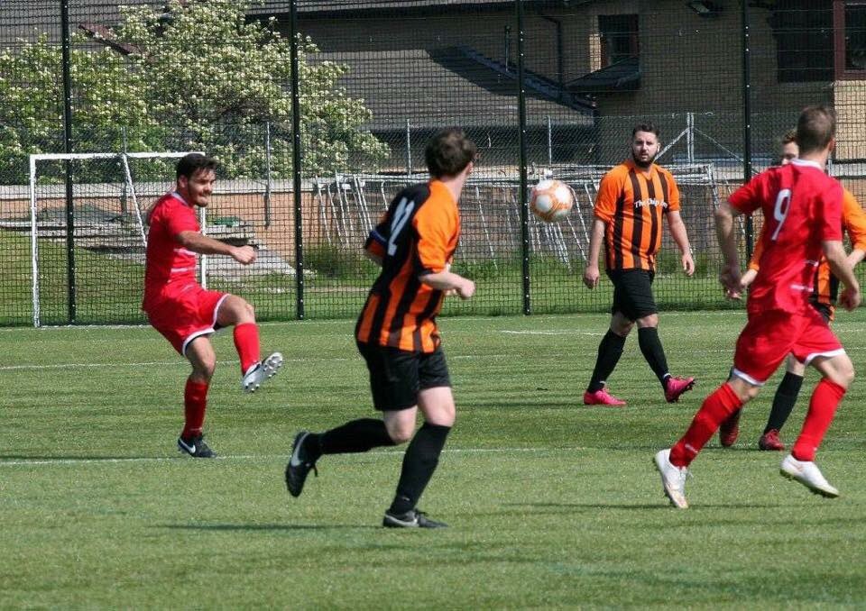 OxgangsTrinity's tweet photo. Pre season v @VittoriaGroupFC https://t.co/AiKi2oajDw