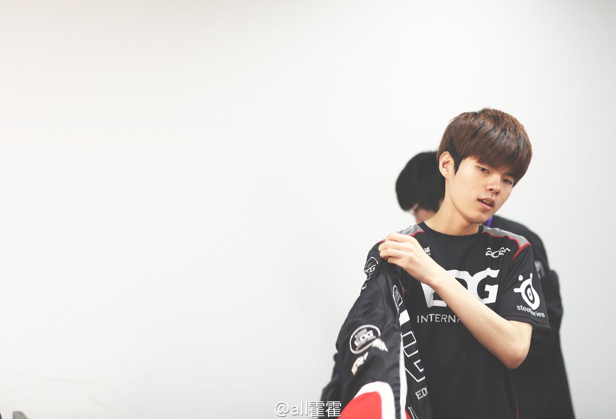 EDward Gaming tweet media