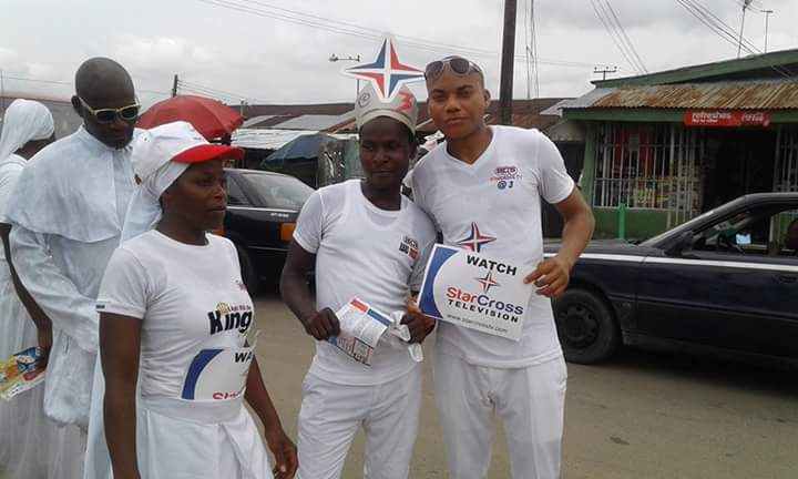 starcrosstv's tweet photo. The carnival is on. Where are you #starcross@3 https://t.co/Jdsu9Ebu4r