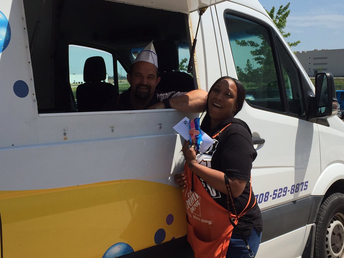 RDC 5851 Key 3 Success Share!  Hot day in Chi-town!  #SuccessSharingCelebration #icecreamtruck