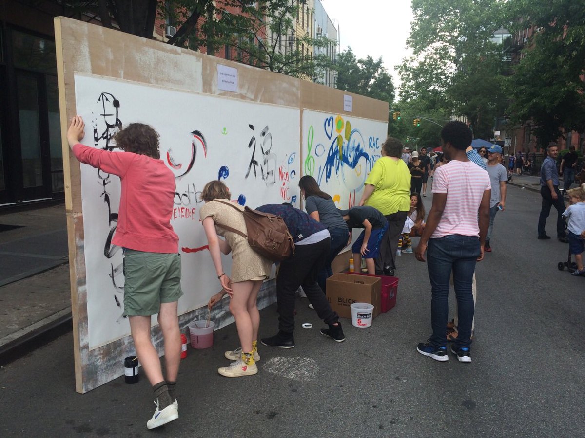 GermanyNY's tweet photo. Head to Bedford Ave this afternoon to #MakeYourMark @NorthsideFest's Williamsburg Walks #GermanNside (GK) https://t.co/wJuNfRC0Y0