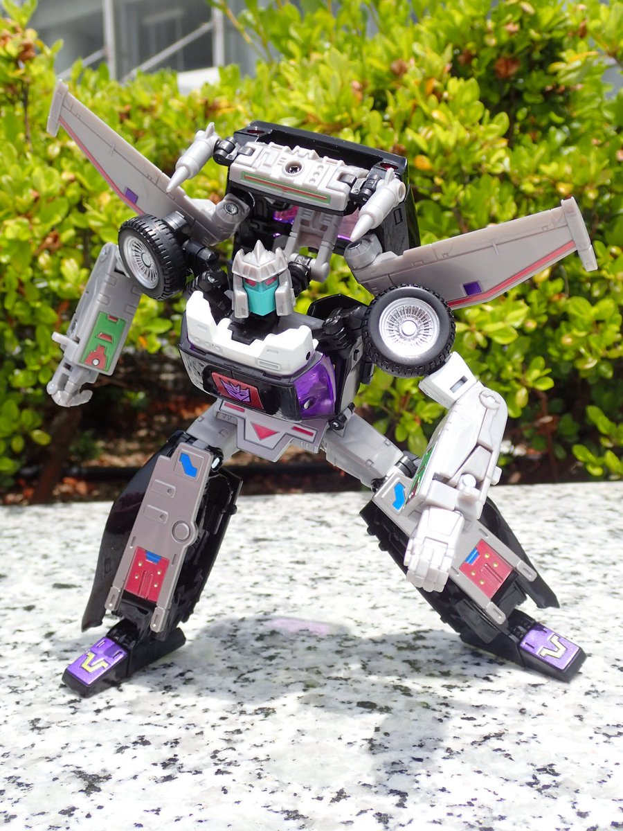 transformers masterpiece loudpedal