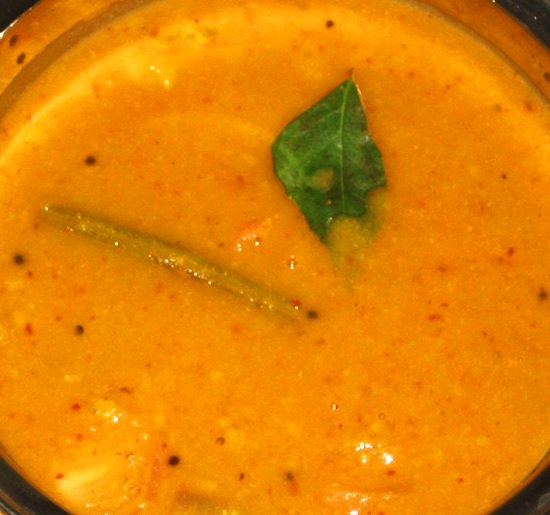 _ShriBala's tweet photo. @Ruchishri @Chefbhasin pic 1 TN Tiffin S, Pic 2 TN Lunch wet paste S  Pic 3 Kar LS  Pic4 TN Dinner Pwdr&amp;paste sambar https://t.co/3SFqxSgR6Z