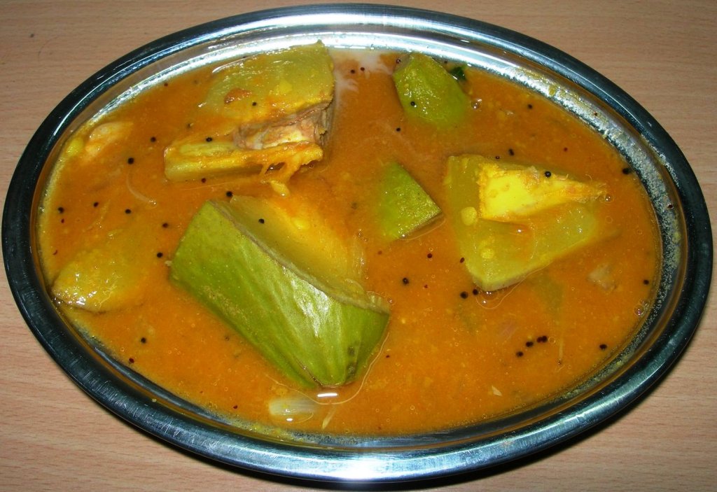 _ShriBala's tweet photo. @Ruchishri @Chefbhasin pic 1 TN Tiffin S, Pic 2 TN Lunch wet paste S  Pic 3 Kar LS  Pic4 TN Dinner Pwdr&amp;paste sambar https://t.co/3SFqxSgR6Z