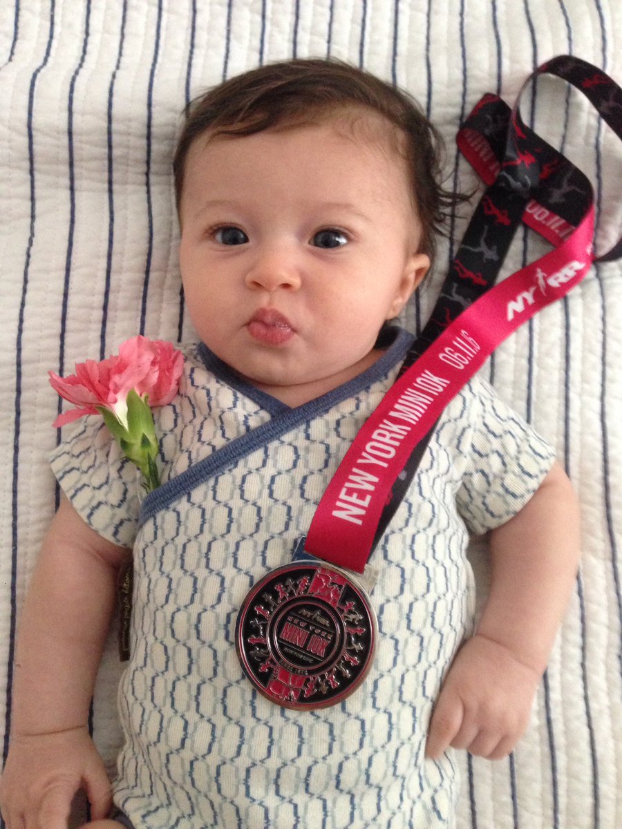 palindrome33's tweet photo. First medal as a mom! #Mini10K #sweatpink #fitmom #futurerunningbuddy https://t.co/mpnMrUe6FS