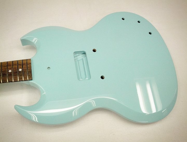 guitarfinishing's tweet photo. #SonicBlue the new black #gibsonsg #fendercolors #guitarfinishing #UVpoly #vancity #luthier #guitarpainting #gibson https://t.co/ycR785XjTk