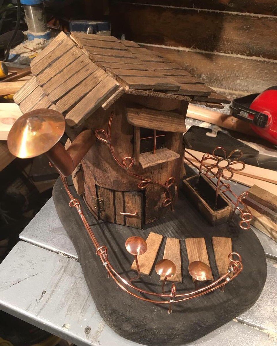 Copper_Paws's tweet photo. #fairy house in the #workshop https://t.co/tnGDgIApJw