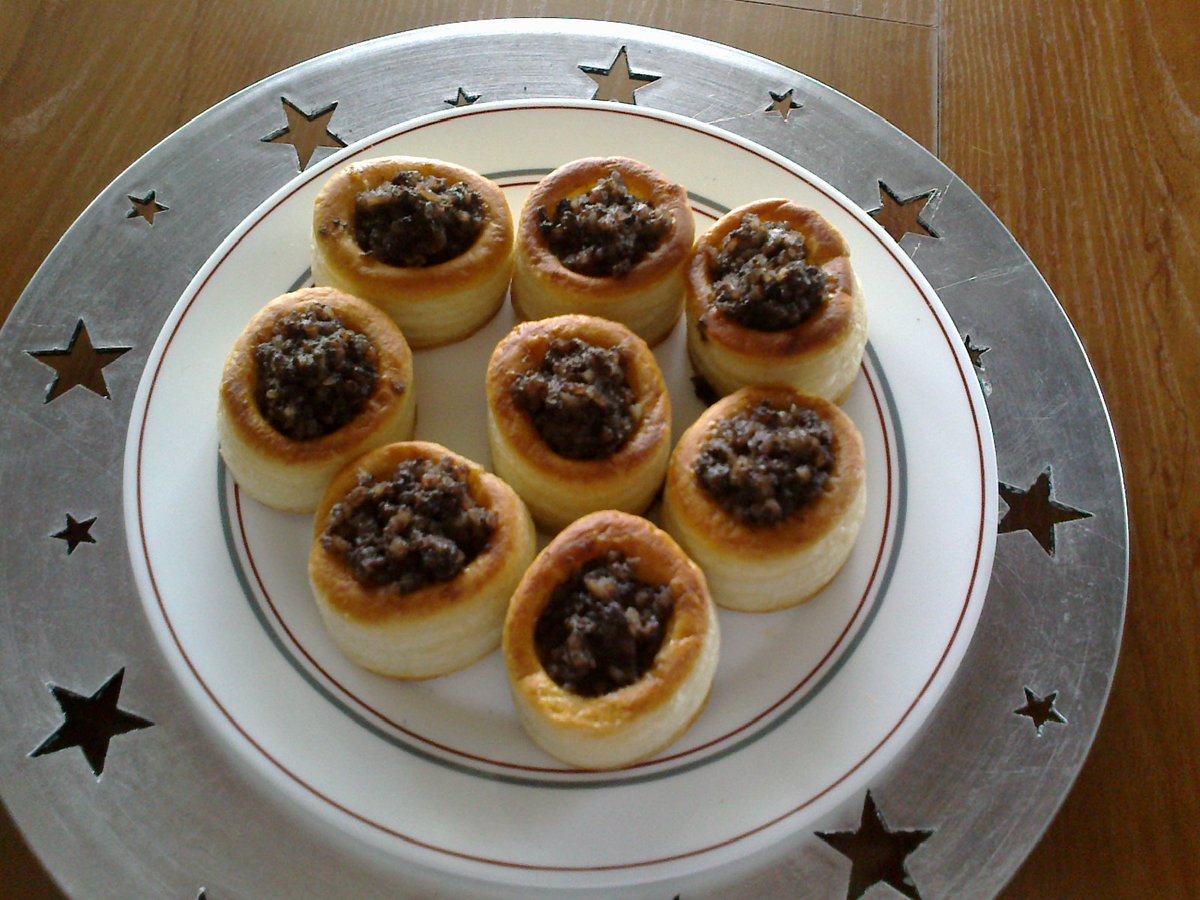 HacerRecetas's tweet photo. @PanPkyrikos Volovanes de Cordero, ¿apetito?
https://t.co/lepgFBKvWG https://t.co/6B02U6xbnD