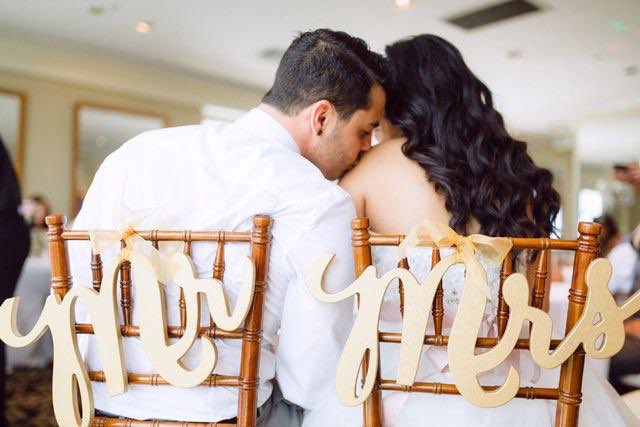 PrettilyPerfect's tweet photo. Mr &amp; Mrs chair back signs. Available to buy or hire! Email us at prettilyperfect@outlook.com https://t.co/dxuroofRXO