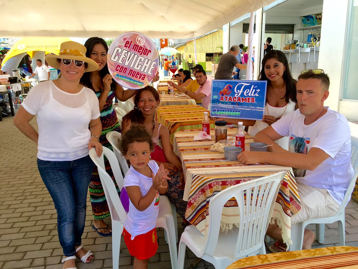 AtacamesCamaraT's tweet photo. SIENTE ATACAMES!!
Feria gastronómica y cultural en playa de #Atacames.
@minturnorte @ViajaPrimeroEC @TurismoEc https://t.co/aiVKfqFEg1