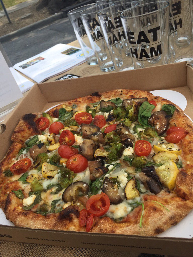 Kickin' off #slicefest2016 w/ all AL veg pizza. Thx <a href="/Slicechef/">Terrill</a> &amp; @SliceBirmingham. We ❤️ you! #eattheham