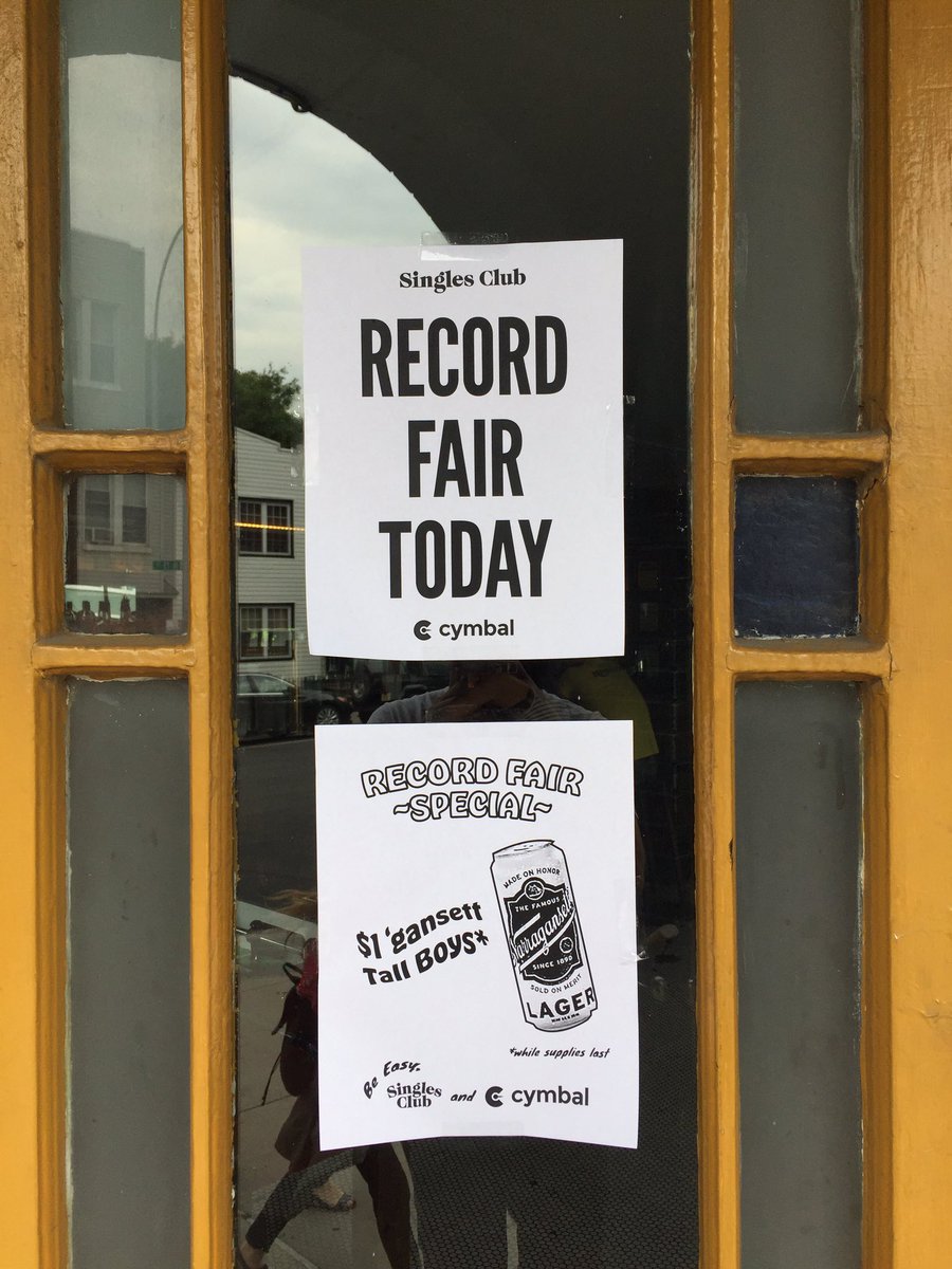 Doors open soon for the Small Press Record Fair today. Great labels + cold <a href="/Gansettbeer/">Narragansett Beer</a>. <a href="/OverTheEightBar/">Over The Eight Bar</a> ✌🏻️