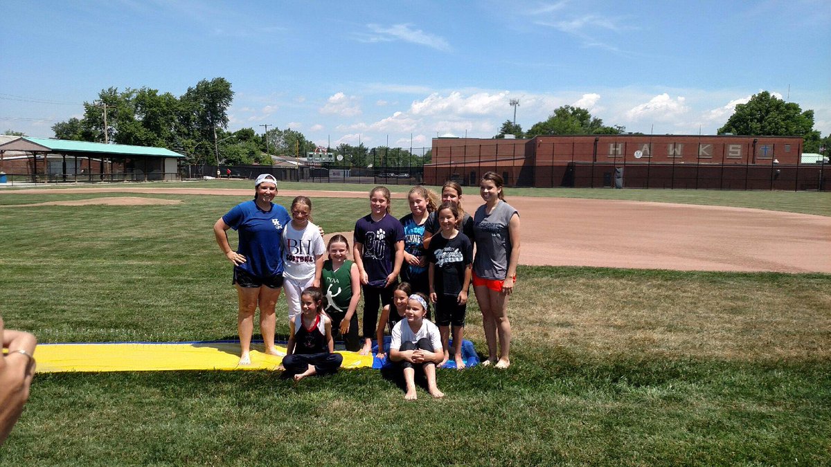 TheHawks_SB's tweet photo. Who doesn't love sliding practice in the summer?! #10u #getdown #getdirty https://t.co/WiidD5jVUD