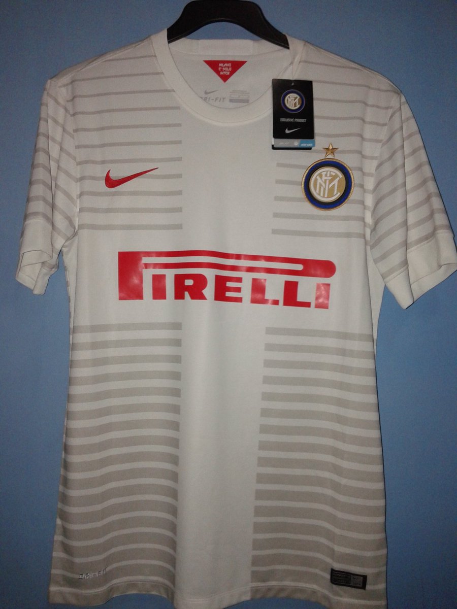 soccersports7's tweet photo. @OyeJersey  @BaliUnitedShop  #jersey4sale #615 Intermilan away 14/15 size M,bnwt, 250k,sms/WA 08118867300 https://t.co/qGtY24MyXy
