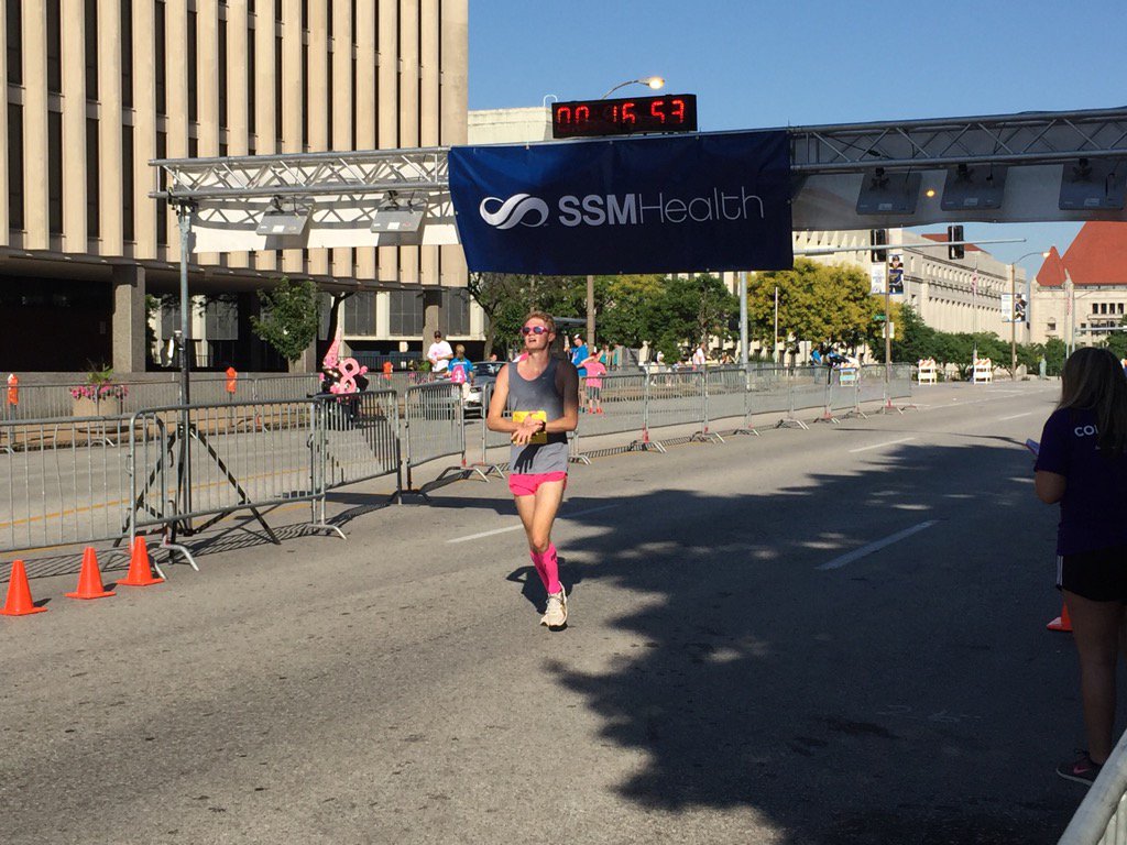 RyanDeanTV's tweet image. Chesterfield resident Andy Moore first to finish 5k. 16:52. He won last year too. #KomenSTLRace