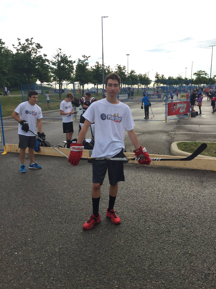 Cheesedkos's tweet photo. Team Bitch @NoahRebellato https://t.co/8ezR9Vrfka