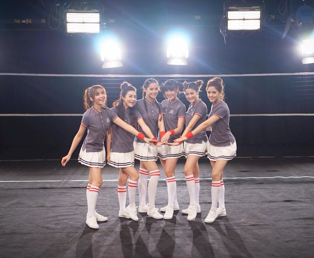 Cr:ployyyyy เซตแล้วก็ตบ ตบ ตบ 🏐💥 #phototakenbyployyyyy