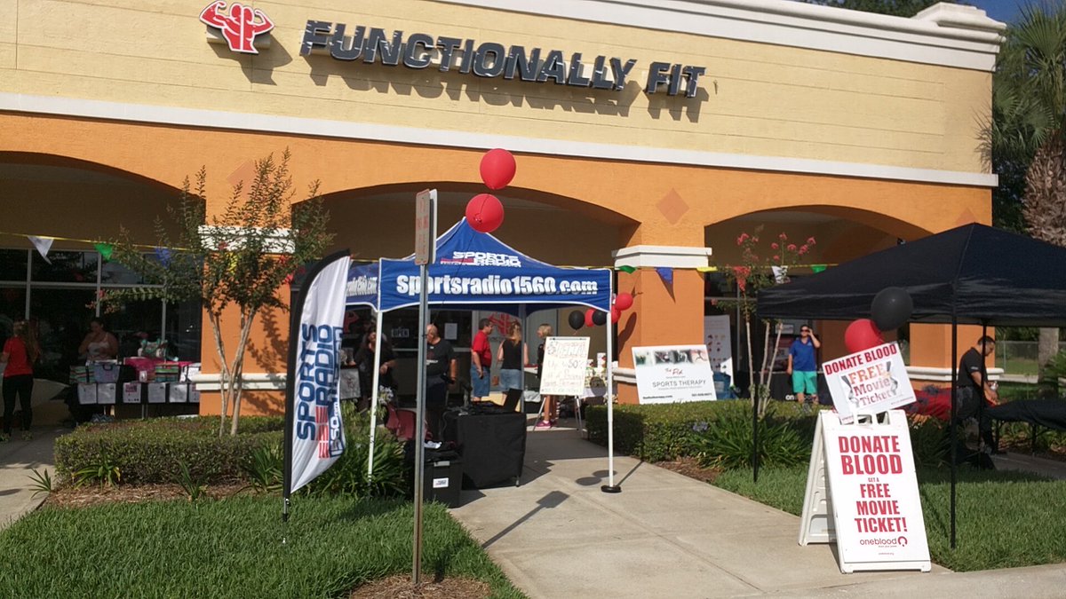 zlotsports's tweet photo. @FlaTalkShow #SpaceCoastSportsTalk ready to for #FunctionallyFit #GrandOpening....@JerryDurneyPBP & myself today.... https://t.co/fd9gbwhIg0