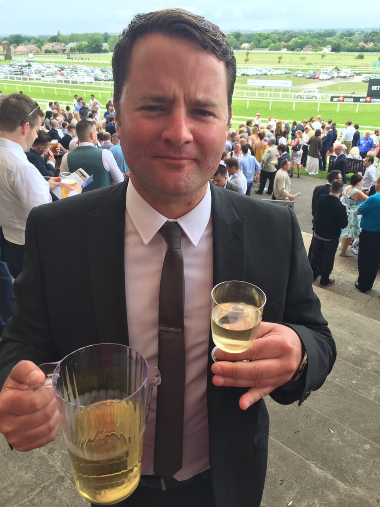 WoodmanGrace's tweet photo. "Wine darling" #SandownSelfie @Sandownpark #pinkiefinger https://t.co/GjrKncVy29
