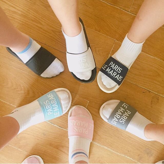 korea_seol's tweet photo. 高校生に人気の友情アイテム🇰🇷💙
shoopenのモチスリッパ！
全6色👍🏻✨
価格なんと10000ウォン！
とても軽くて歩きやすいそうです🚶🏻 https://t.co/4BkmyuVyJM