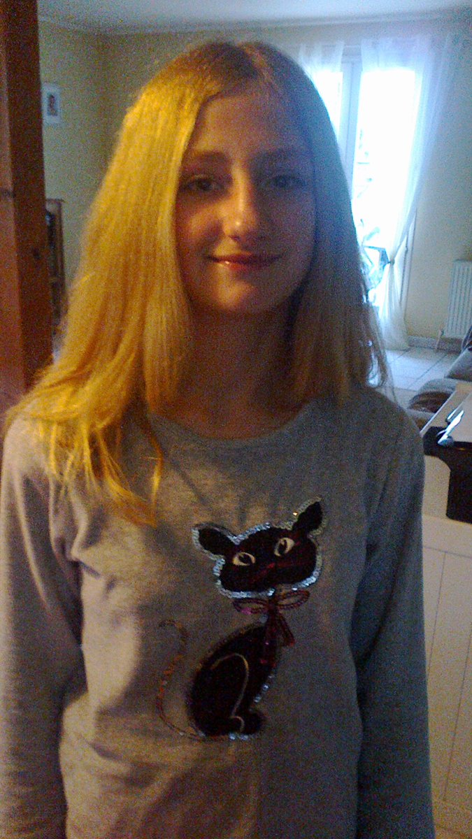 AudreyOrka67's tweet photo. Après le lissage de cheveux ;) https://t.co/E9ip6tpkvG
