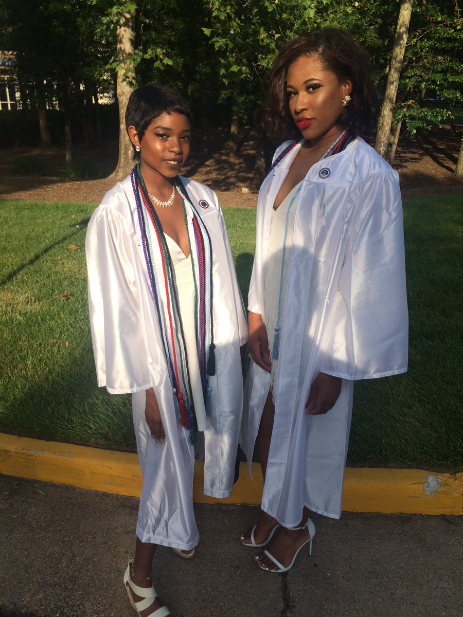 Annayyya's tweet photo. the feeling is still unreal but it's over🙌🏾😭… it's finally over and I did it😁 https://t.co/J8c3l4hq7n