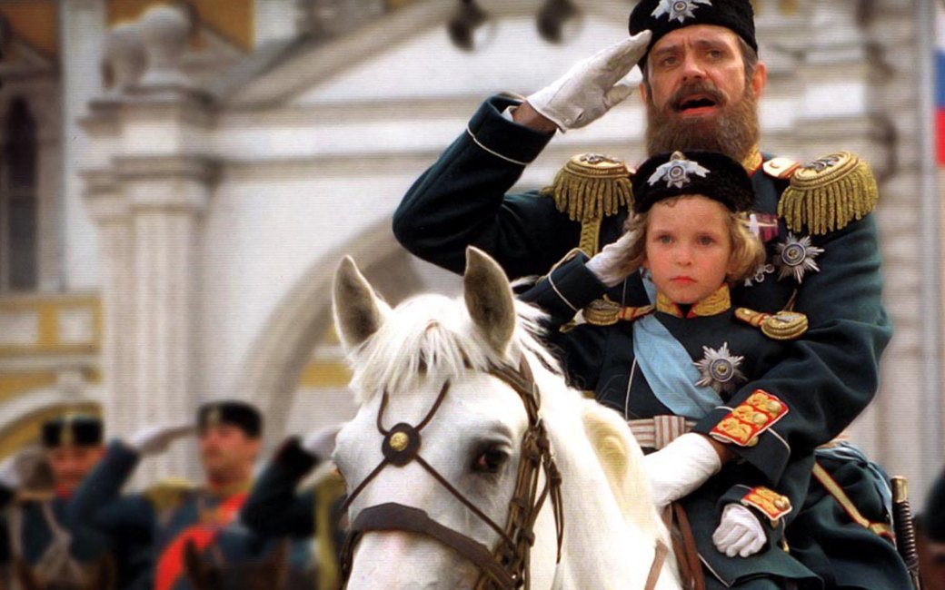 坂本葵 なお シベリアの理髪師 で皇帝アレクサンドル3世を演じているのは 監督のミハルコフ 顔が似てるから 国家元首役で自演しちゃう監督 日本だと 贋作 罪と罰 で野田秀樹が徳川慶喜役をやったのとか