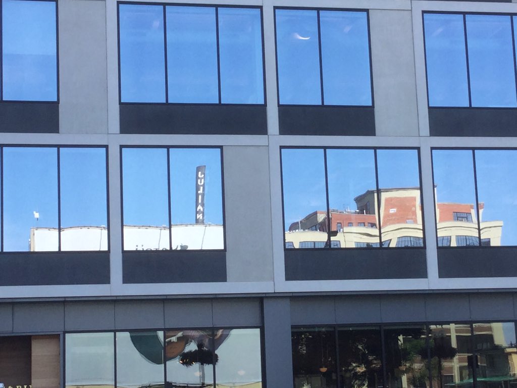wareFLO's tweet photo. Reflected Julian (shoe factory/apts) #WCherryCbus #WestCherry #cbus #asseenincolumbus #lifeincbus #columbus #ohio https://t.co/JTiKpGraX0