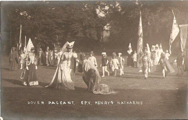 LLL_movie's tweet photo. Check out this 1908 production of King Henry. Only a little step down in production from the LLL movie? #Shakespeare https://t.co/15CbOWCNeV