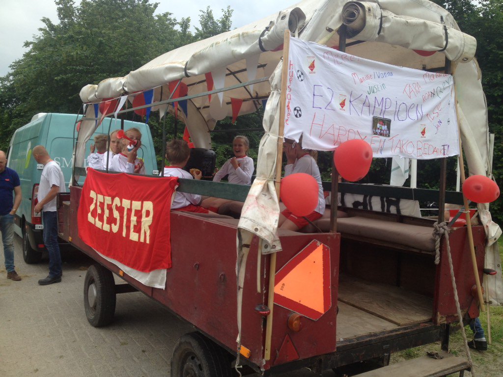 vvzeester tweet media