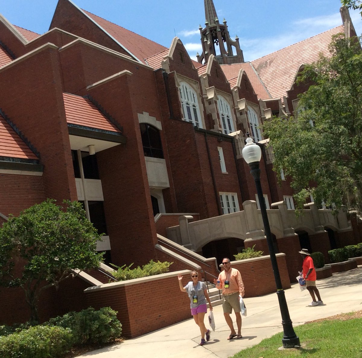 KRCSCollegeCo's tweet photo. Walking the "swamp"@UFAdmissions @SACAC_Info #SACACsumsem2016 https://t.co/DPjoa7OPG9
