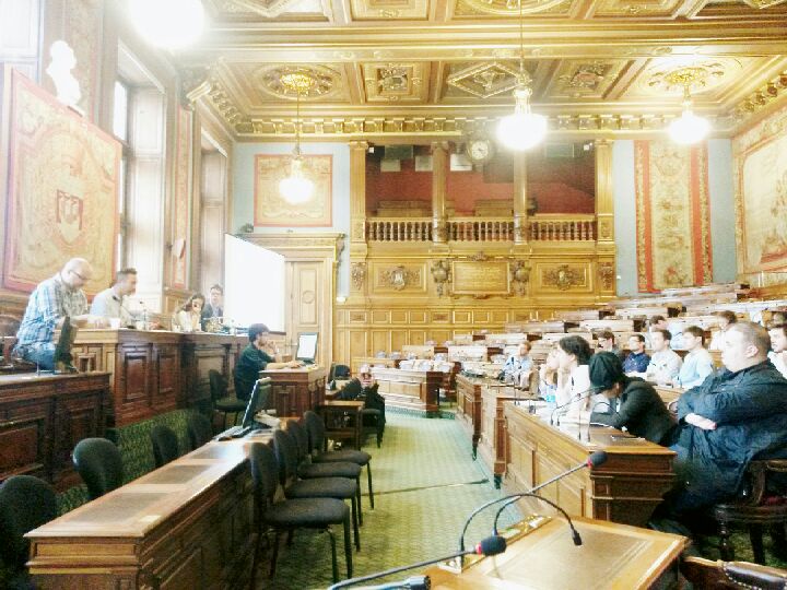 IanBrossat's tweet photo. Devant les membres du Conseil parisien de la jeunesse pour présenter notre politique en faveur du logement #CPJ2016 https://t.co/Wi2aM4Sl3L