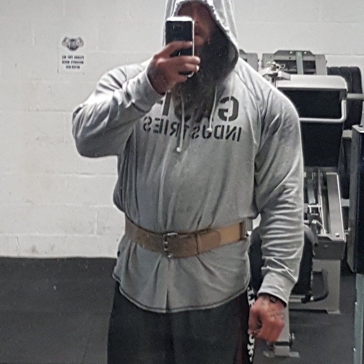 wright010377's tweet image. Maybe 25.c in the gym and more with hoodie on but melt the fat away or trying lol