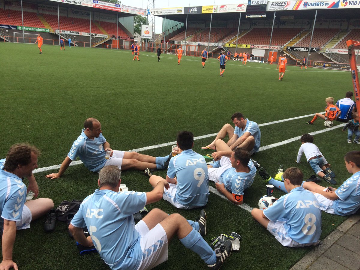 Coolair_NL's tweet photo. 6e wedstrijd gaat Team @Coolair_NL  strijdend 1-0 ten onder tegen de nr 1 uit de poule @nemassdeboer . https://t.co/Nz3iReOuRW