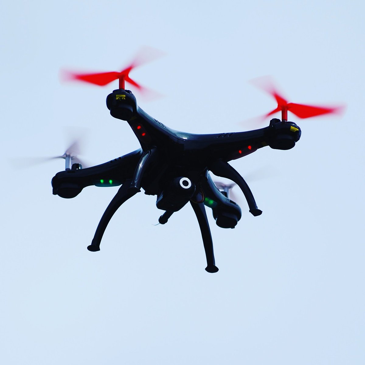rotorz_fpv's tweet photo. Can't ride my bike so took the drone for a flight #drone #dronefly #syma #x5sw #fpv #quadcopter #multirotor https://t.co/NpFzGs9BZZ