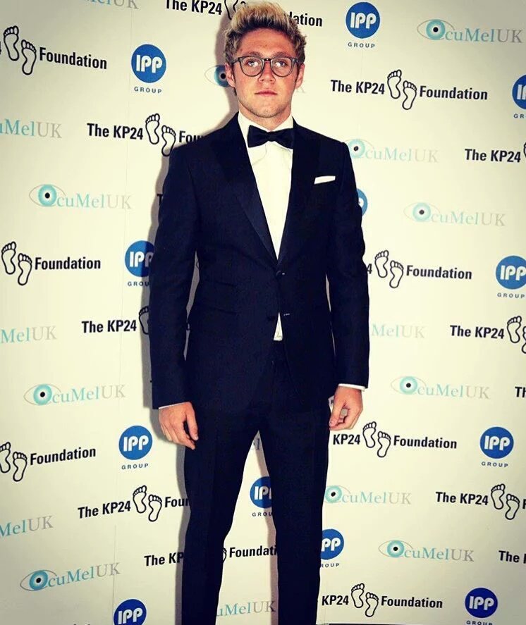 Lyvia1D's tweet photo. #mtvawardsstar one direction https://t.co/PWLSiQKyQe