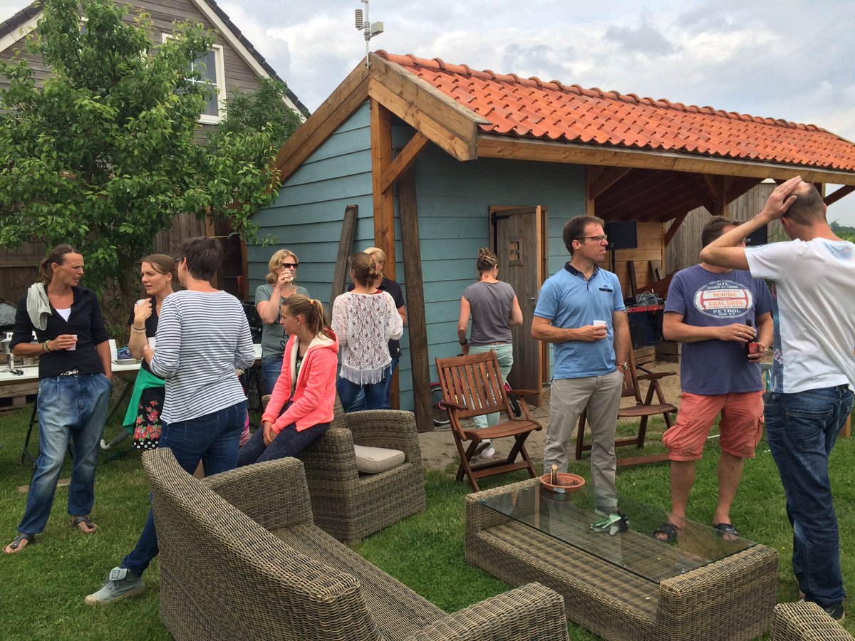 De <a href="/voetbalsvaurora/">SV AURORA</a> F2 barbecue is begonnen!!