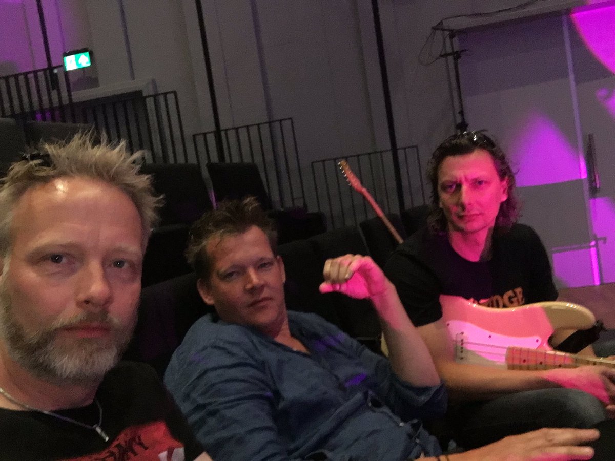 BORK_UNDERWEG's tweet photo. Drok met soundchecken @DrentsDlf @RTVDrenthe https://t.co/ZeCfifBR4L