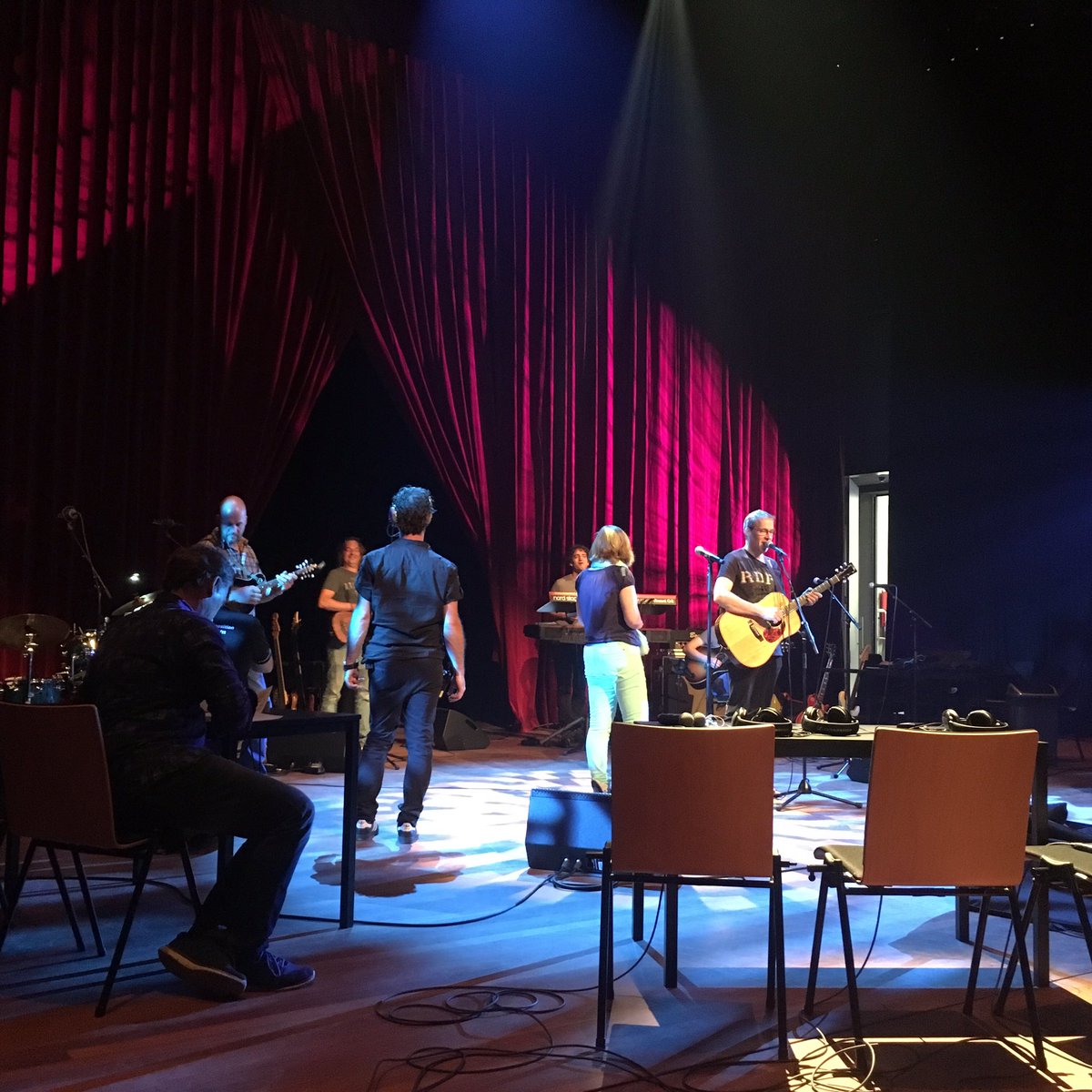BORK_UNDERWEG's tweet photo. Drok met soundchecken @DrentsDlf @RTVDrenthe https://t.co/ZeCfifBR4L