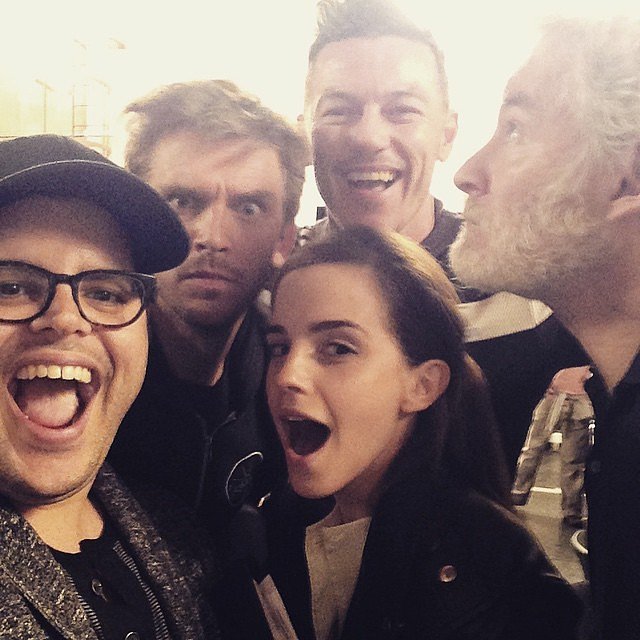 bellabestiason's tweet photo. .@joshgad @thatdanstevens @EmWatson @TheRealLukevans y Kevin Kline #LaBellaylaBestia #BeautyandtheBeast #Disney https://t.co/A6UPC0sVvn