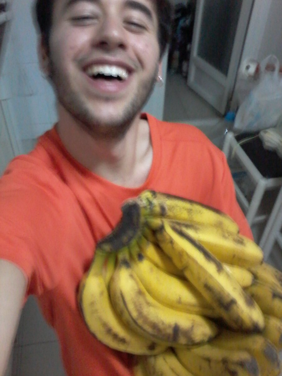 cristobalamoros's tweet photo. Cuando comprar platanos se te va de las manos y compras 6 kilos XDXDXD https://t.co/1yBJAb3mnk
